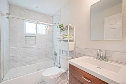 48 Oakmont Avenue, Selden, NY 11784 - Photo 18