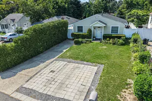 48 Oakmont Ave, Selden, NY 11784 - Photo 2