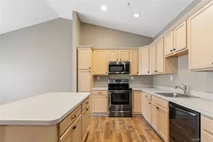 406 Narragansett Villas Dr, Lindenhurst, NY 11757 - Photo 10