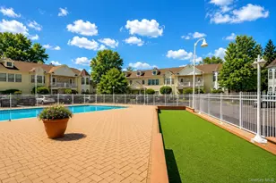 406 Narragansett Villas Dr, Lindenhurst, NY 11757 - Photo 24