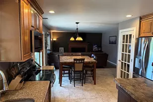 108 Michaels Way, Holbrook, NY 11741 - Photo 8