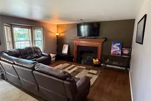 108 Michaels Way, Holbrook, NY 11741 - Photo 6