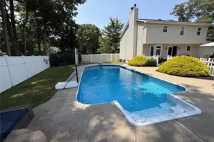 108 Michaels Way, Holbrook, NY 11741 - Photo 26