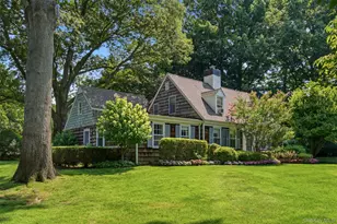 1936 Midlane, Muttontown, NY 11791 - Photo 4