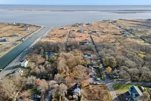 83 Elm Rd E, Mastic Beach, NY 11951 - Photo 26
