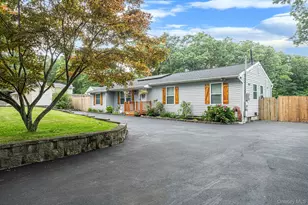 61 West End Ave, Shirley, NY 11967 - Photo 4