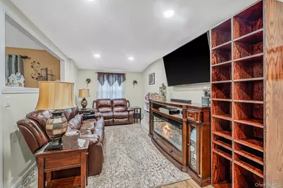61 W End Avenue, Shirley, NY 11967 - Photo 10