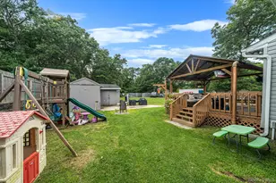 61 West End Ave, Shirley, NY 11967 - Photo 22