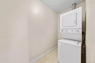 402 Jericho Turnpike #4, New Hyde Park, NY 11040 - Photo 8