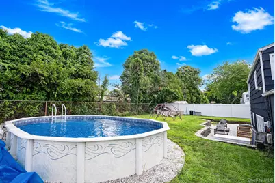 125 Raleigh Lane, West Islip, NY 11795 - Photo 12