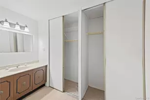 302 Bentley Ct W, Saint James, NY 11780 - Photo 20