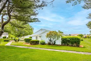 302 Bentley Ct W, Saint James, NY 11780 - Photo 6
