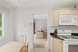 302 Bentley Ct W, Saint James, NY 11780 - Photo 28