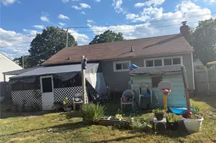 3418 Great Neck Rd, Amityville, NY 11701 - Photo 2