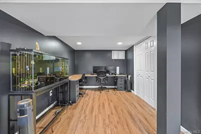 179 Serrano Avenue, Hawthorne, NY 10532 - Photo 28