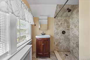 179 Serrano Ave, Hawthorne, NY 10532 - Photo 22