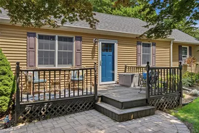 10 Valleywood Drive, Huntington Station, NY 11746 - Photo 4