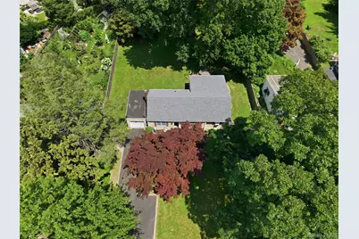 10 Valleywood Drive, Huntington Station, NY 11746 - Photo 12
