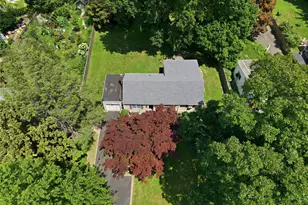 10 Valleywood Dr, Huntington Station, NY 11746 - Photo 12