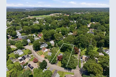 10 Valleywood Drive, Huntington Station, NY 11746 - Photo 38