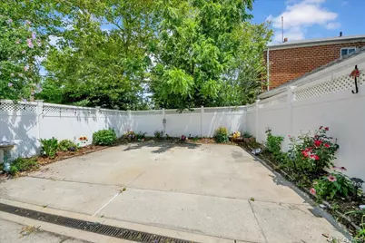 322 Logan Avenue, Bronx, NY 10465 - Photo 26
