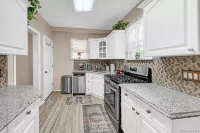 322 Logan Avenue, Bronx, NY 10465 - Photo 12