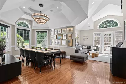 8 Gerber Court, Mount Kisco, NY 10549 - Photo 4