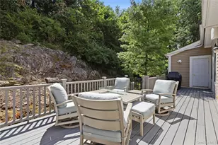 8 Gerber Ct, Mount Kisco, NY 10549 - Photo 32