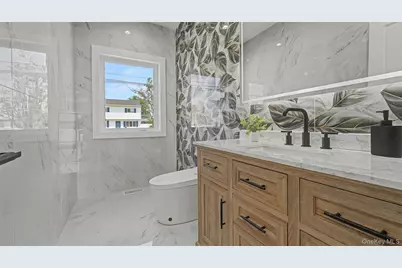 1025 Mirabelle Avenue, Westbury, NY 11590 - Photo 16
