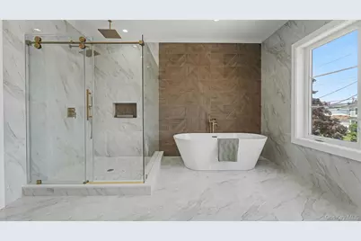 1025 Mirabelle Avenue, Westbury, NY 11590 - Photo 24