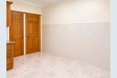 9032 179th Street #2nd fl, Jamaica, NY 11432 - Photo 8