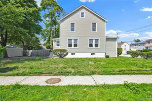 42 Satterie Ave, Valley Stream, NY 11580 - Photo 44