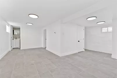 42 Satterie Avenue, Valley Stream, NY 11580 - Photo 34