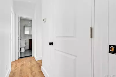 42 Satterie Avenue, Valley Stream, NY 11580 - Photo 26