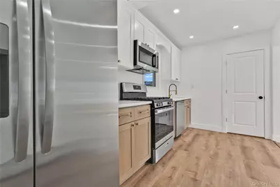 42 Satterie Avenue, Valley Stream, NY 11580 - Photo 12