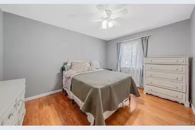 10 Turnpike Boulevard, Middle Island, NY 11953 - Photo 22