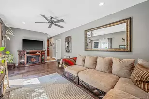 10 Turnpike Blvd, Middle Island, NY 11953 - Photo 16