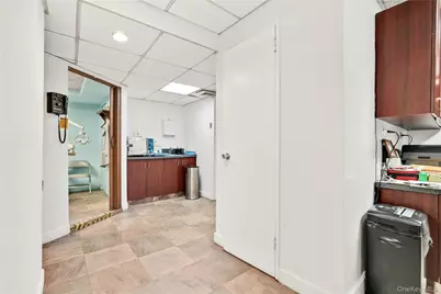 6940 Yellowstone Boulevard #9 & 10, Forest Hills, NY 11375 - Photo 18
