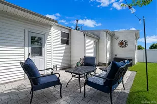 822 Milligan Ln, West Islip, NY 11795 - Photo 20