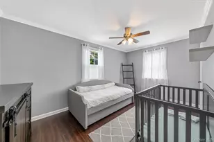 822 Milligan Ln, West Islip, NY 11795 - Photo 14