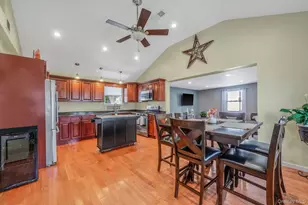 822 Milligan Ln, West Islip, NY 11795 - Photo 6