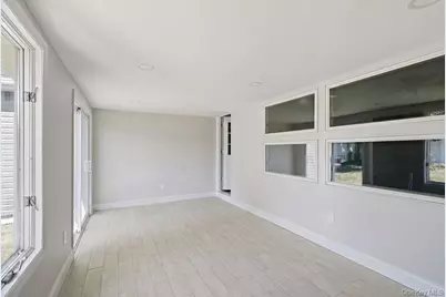 56 Summer Lane, Hicksville, NY 11801 - Photo 20
