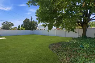 56 Summer Ln, Hicksville, NY 11801 - Photo 24