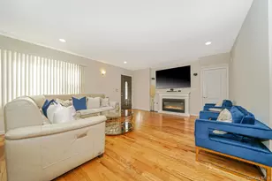 253-07 Memphis Ave, Rosedale, NY 11422 - Photo 12