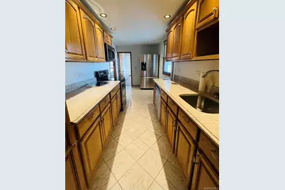 15 Van Brunt Road, Far Rockaway, NY 11693 - Photo 2