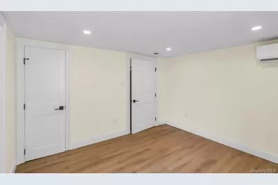 69 Edgewood Road #B, Port Washington, NY 11050 - Photo 12