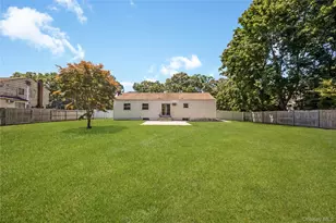 93 Raynor Rd, Ridge, NY 11961 - Photo 8