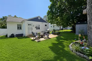 11 Cooke Ave, Holtsville, NY 11742 - Photo 2