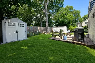 11 Cooke Ave, Holtsville, NY 11742 - Photo 4