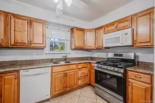 71 Pinewood Dr, Shirley, NY 11967 - Photo 6